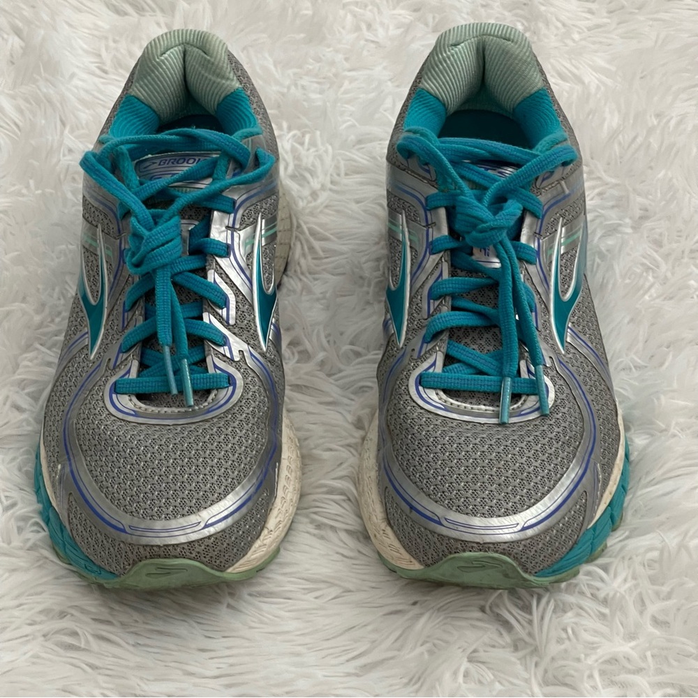 BROOKS GTS 16 EDITION WOMENS SIZE 9